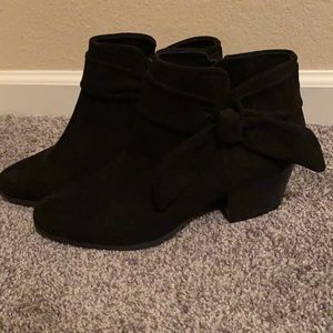 BLACK BOW ANKLE BOOTS